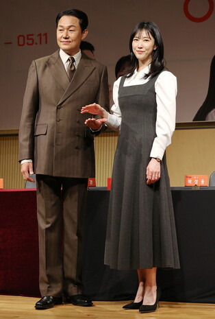 S. Korean actor Park Sung-woong and actress Lee Soo-kyung