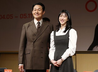 S. Korean actor Park Sung-woong and actress Lee Soo-kyung