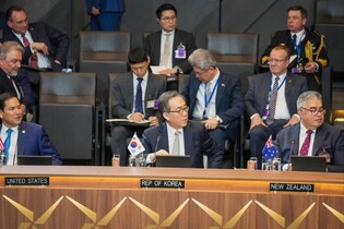 S. Korean FM attends top diplomats' meeting of NATO