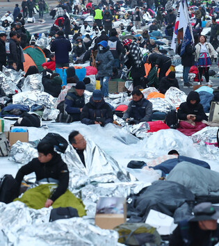 Rally for Yoon impeachment ruling