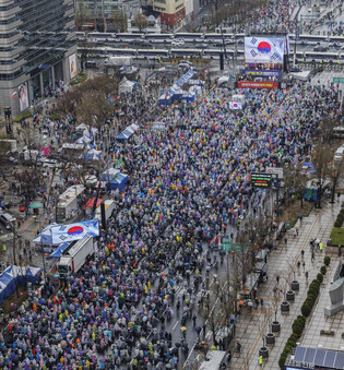 Pro-Yoon rally in Seoul