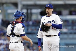 다저스 본토 개막전 선발 스넬, 어깨 염증으로 IL 등재