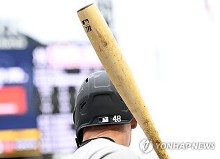 MLB 커미셔너 "'어뢰 배트' 논쟁은 야구에 매우 좋은 현상"
