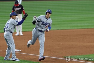 단타·홈런·3루타에도 팀 패배 못 막은 다저스 오타니