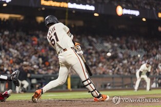 완봉패 위기에서 팀 구한 이정후…8경기 연속 안타 행진
