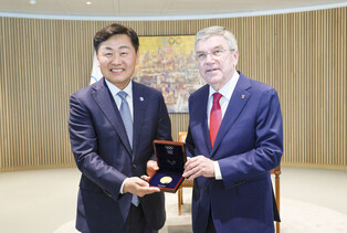 North Jeolla governor meets IOC chief