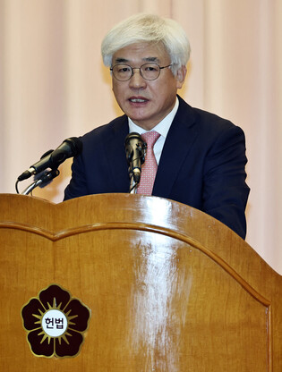 New Constitutional Court justice inaugurated