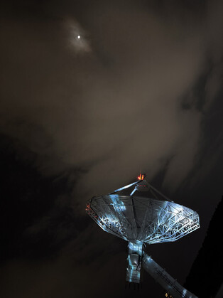 G-Dragon's music, iris image beamed into space