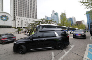 Yoon to stand trial over insurrection charges