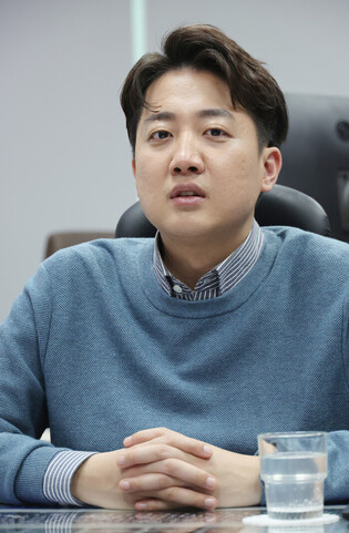 Presidential contender of minor opposition party