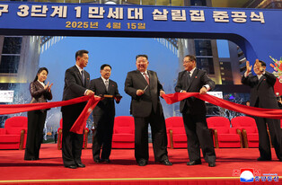 Completion of new apartments in Pyongyang