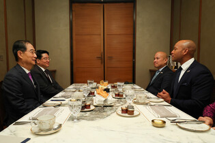 Acting president meets Maryland governor