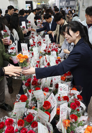 Ahead of int'l flower exhibition