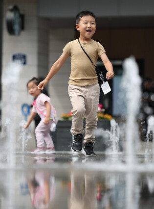 Warm weather in spring