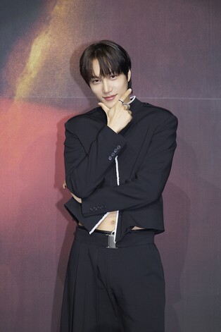 엑소 카이, 신보 '웨이트 온 미'…"카이만의 스타일 새로 정의"