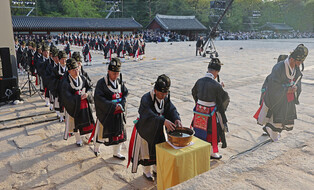 Renovated main hall of Jongmyo Shrine