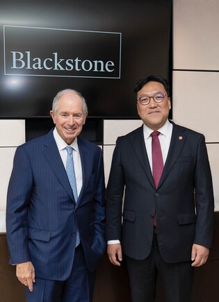S. Korean financial regulator's chief meets Blackstone CEO