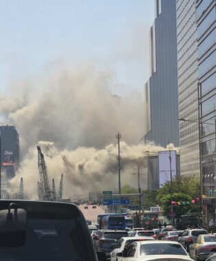 Fire at exhibition center in Seoul