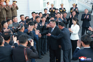 N.K. leader attends destroyer launch ceremony