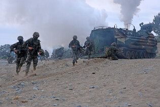 Marines' landing drill