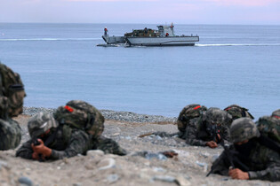 Marines' landing drill