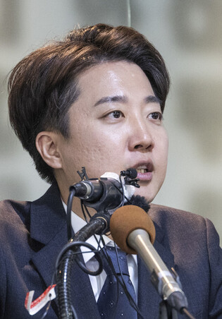 Presidential contender of minor opposition party