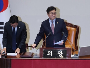 Finance Minister Choi resigns