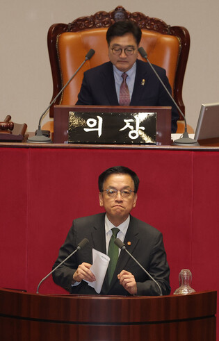 Finance Minister Choi resigns