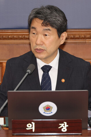 Acting president attends extraordinary Cabinet meeting