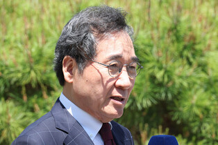 Ex-PM Lee visits Daegu