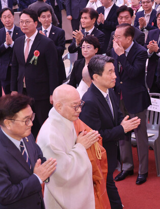 Acting president at Buddha's birthday celebration