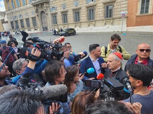 Conclave to elect new pope set to start