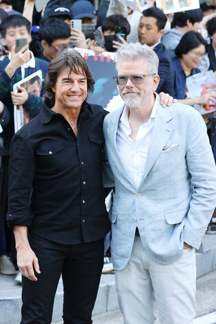 Tom Cruise in S. Korea