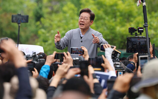 DP candidate on campaign trail