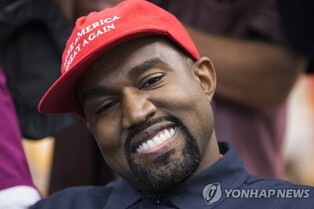 '유대혐오 논란' 카녜이, 유럽 전승절에 히틀러 찬양곡 발표 논란