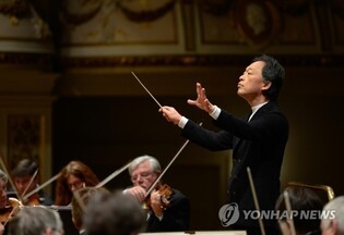 Renowned Korean conductor Chung Myung-whun named new musical director at Italy's La-Scala: report