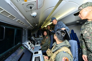 JCS chairman inspects maritime patrol aircraft