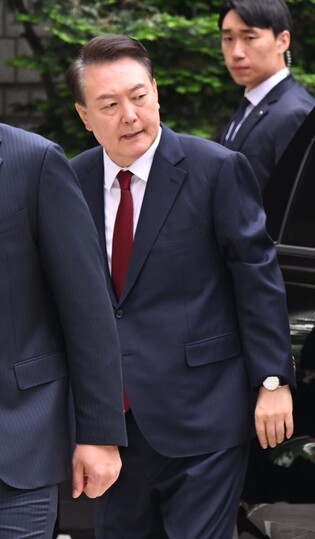 4th hearing of Yoon's trial over insurrection charges