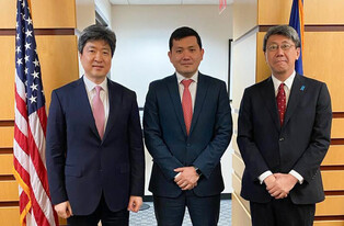 S. Korea, U.S., Japan hold talks on trilateral cooperation