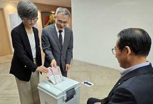 Overseas voting for June 3 presidential election