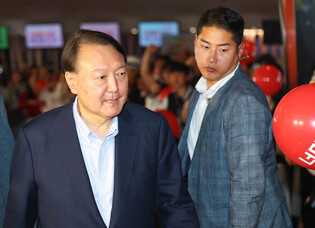 Ex-President Yoon watches documentary on alleged election fraud