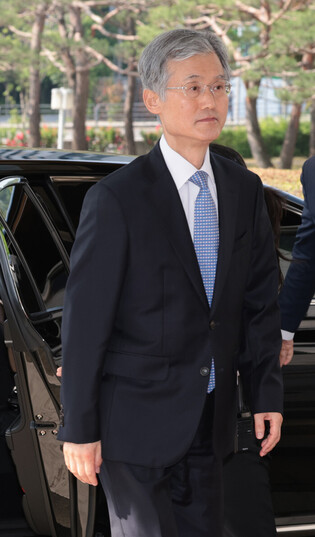 Judges to discuss controversy over Lee's election law violation case