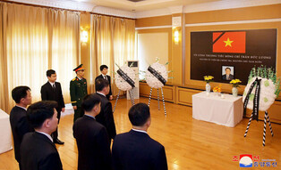 N.K. diplomats' condolence visit for late ex-Vietnamese president