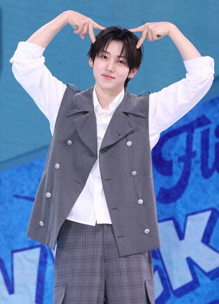 S. Korean boy group KickFlip