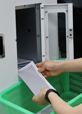 Absentee on-board voting for presidential election