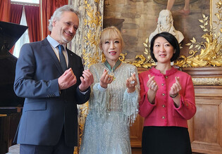 Soprano Sumi Jo receives prestigious French cultural honor