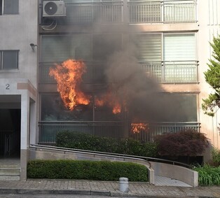 Fire at apartment building