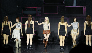 S. Korean girl unit group Dreamcatcher UAU