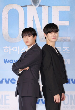 S. Korean actors Lee Jung-ha and Kim Do-wan