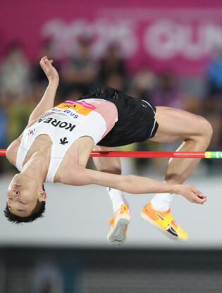 High jumper Woo wins Asia athletics championships event
